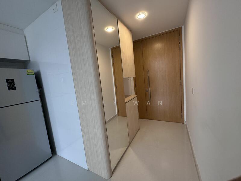 Entrance built in cabinet with mirror for shoes 