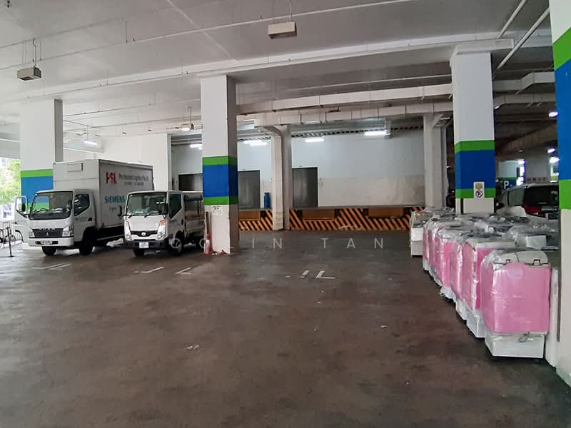 Unity Centre, 51 Bukit Batok Crescent, 1,109 sqft, Light Industrial (B1) For Rent, by Colin Tan, 24835533 - Unity Centre (Loading/ Unloading Bay) - CommercialGuru.com.sg
