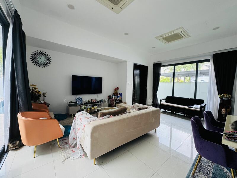 For Sale - Freehold Semi-D with lift and swimming pool, walk to Springleaf MRT and eateries TOP 2017