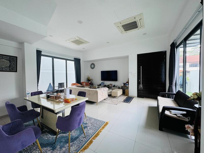 For Sale - Freehold Semi-D with lift and swimming pool, walk to Springleaf MRT and eateries TOP 2017