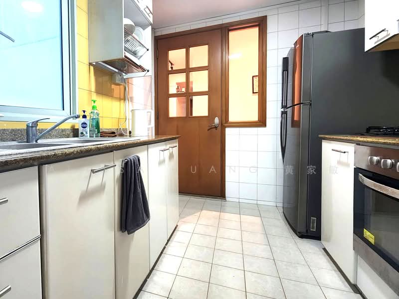 Queens, 10 Stirling Road, Room Rental, 160 sqft, Condominium For Rent, by Alyssa Huang 黄家敏, 24840241 - PropertyGuru.com.sg