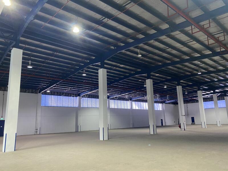 Ramp up 8m high warehouse 12 loading bays @ penjuru, Penjuru, 65,000 sqft, Warehouse For Rent, by Leow Kok Wee, 24840890 - CommercialGuru.com.sg
