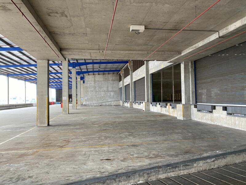 Ramp up 8m high warehouse 12 loading bays @ penjuru, Penjuru, 65,000 sqft, Warehouse For Rent, by Leow Kok Wee, 24840890 - CommercialGuru.com.sg