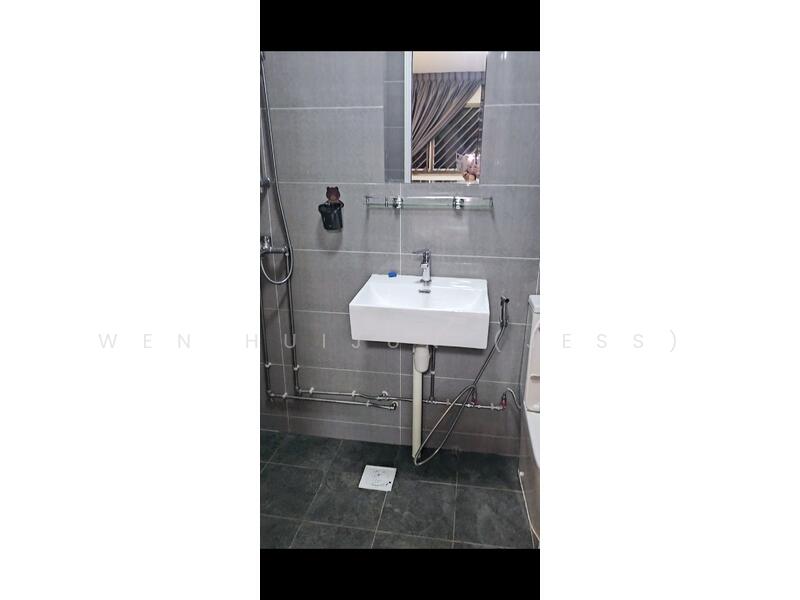 For Rent - 392 Yishun HDB for rent 3+1 near Aerospace & seletar