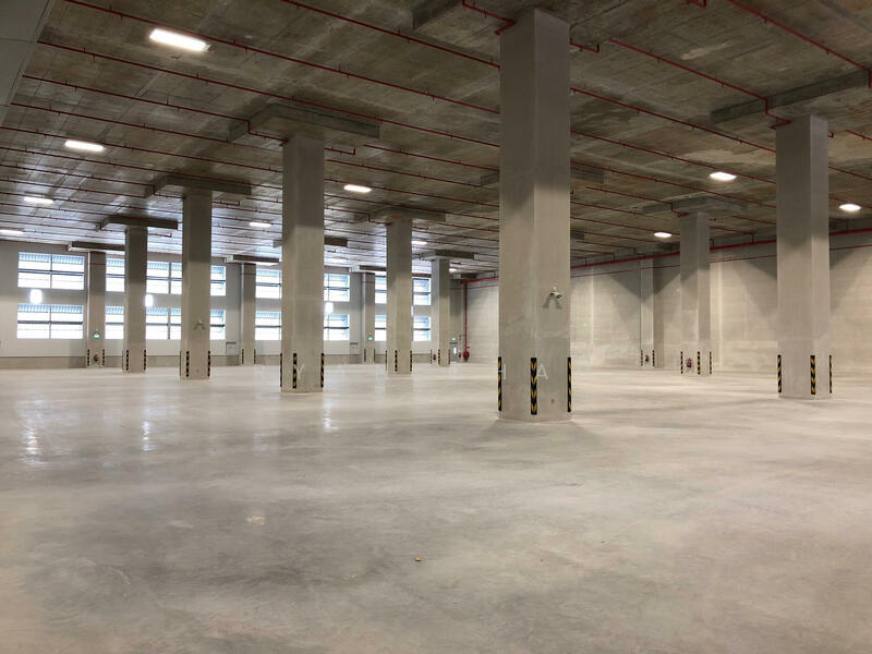 Near MRT 8m Clear 10 Bays Jurong, Jurong, 62000 sqft, Warehouse