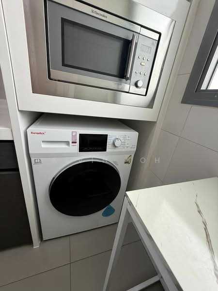 For Rent - Skies Miltonia