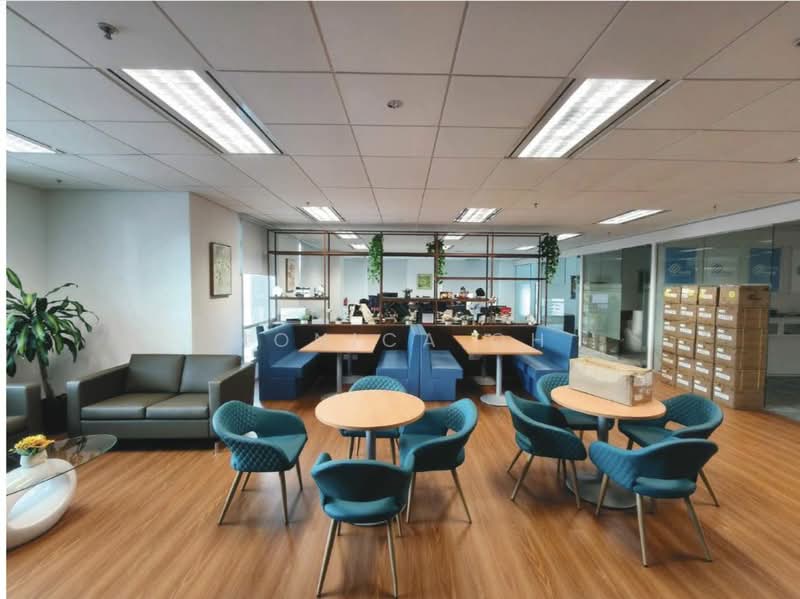 Bugis Junction Towers, 230 Victoria Street, Beach Road / Bugis / Rochor, 2,895 sqft, Office For Rent, by Monica Oh, 24852936 - CommercialGuru.com.sg