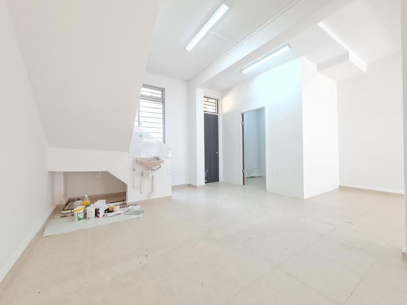 107 Jalan Bukit Merah, 107 Jalan Bukit Merah, Alexandra / Commonwealth, 1,195 sqft, Shop / Shophouse For Sale, by Jeffrey Zeus, 24855716 - CommercialGuru.com.sg