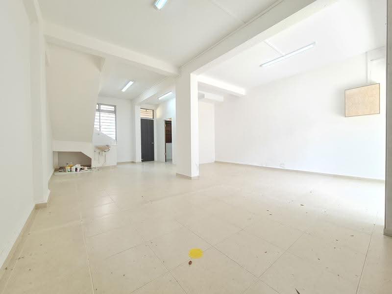 107 Jalan Bukit Merah, 107 Jalan Bukit Merah, Alexandra / Commonwealth, 1,195 sqft, Shop / Shophouse For Sale, by Jeffrey Zeus, 24855716 - CommercialGuru.com.sg