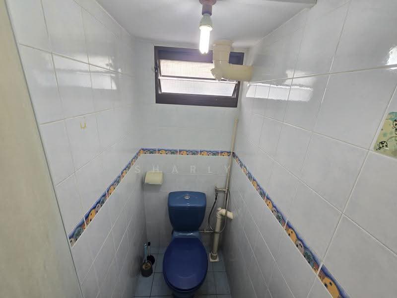 21 Chai Chee Road, 21 Chai Chee Road, Bedok / Upper East Coast, 2 Bedrooms, 700 sqft, HDB Flat For Rent, by Sharlyn Neo, 24856282 - Bathroom - PropertyGuru.com.sg