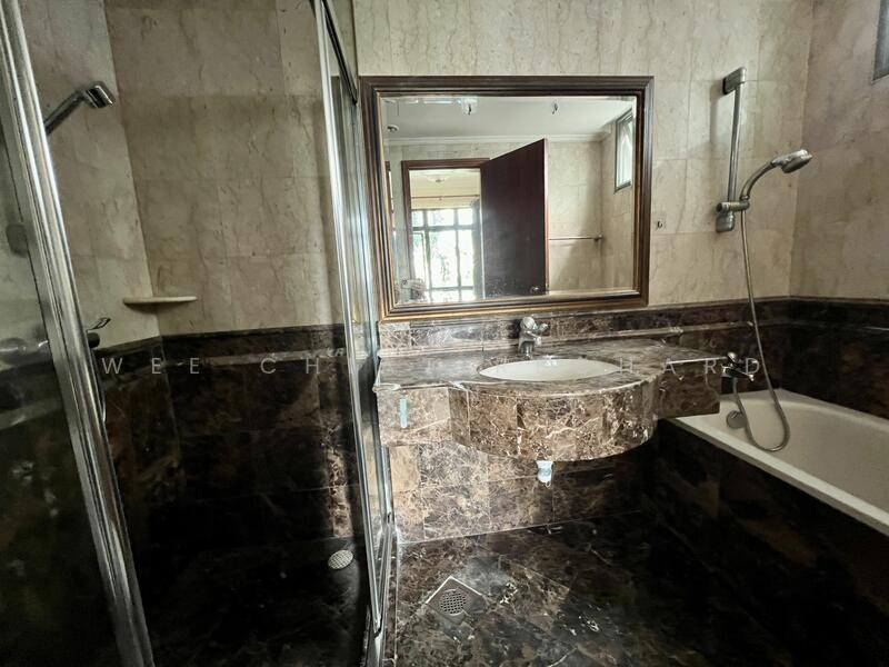 Bathtub at your own master room 