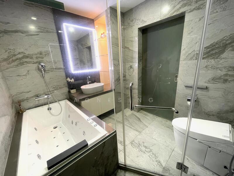 HydraBaths built-in bathtub with hydrotherapy massage jacuzzi whirlpool. Toto Neorest Smart Toilet