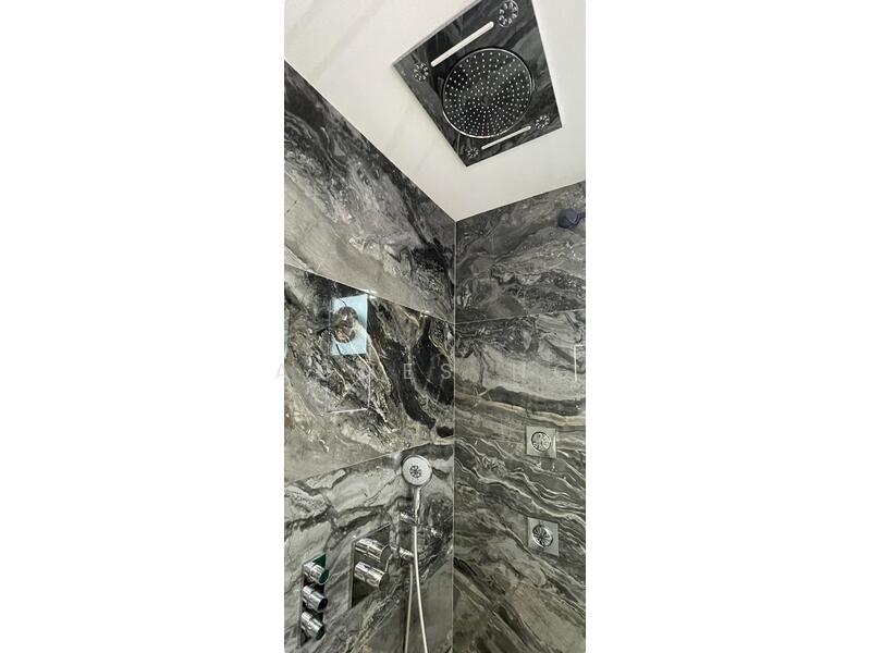 Grohe unique shower experience with rain sprays, waterfall XL sprays and bokoma sprays.