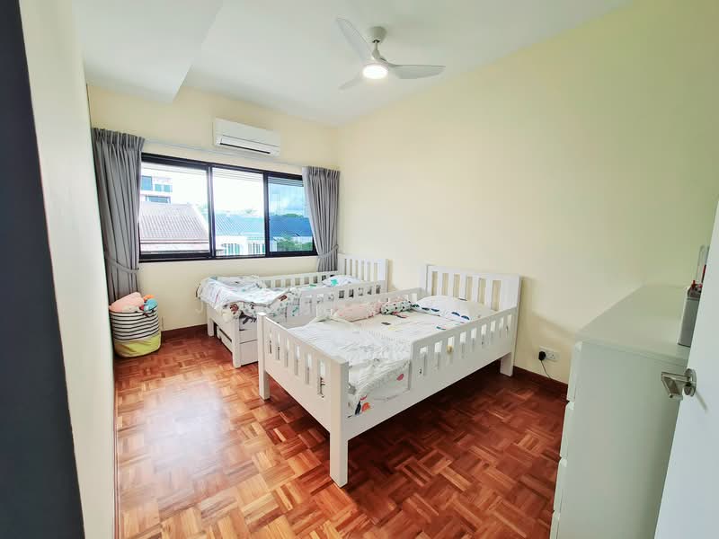 Fully Renovated Modern 3 Storey Terraced House, Sunrise Place, 5 Bedrooms, 2,800 sqft, Terraced House For Rent, by Joanne Yeo, 24858098 - 3rd Level Junior master with attached bathroom - PropertyGuru.com.sg