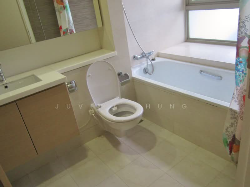 Riveredge, 21 Sampan Place, 2 Bedrooms, 1,066 sqft, Condominium For Rent, by Juvena Phung, 24858204 - Master Attached Bath - PropertyGuru.com.sg