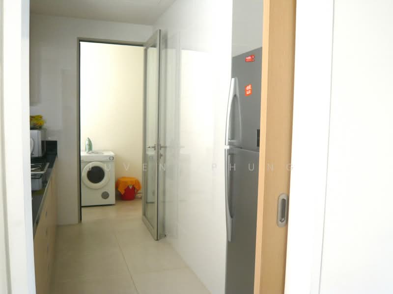 Riveredge, 21 Sampan Place, 2 Bedrooms, 1,066 sqft, Condominium For Rent, by Juvena Phung, 24858204 - Kitchen and Back Yard - PropertyGuru.com.sg