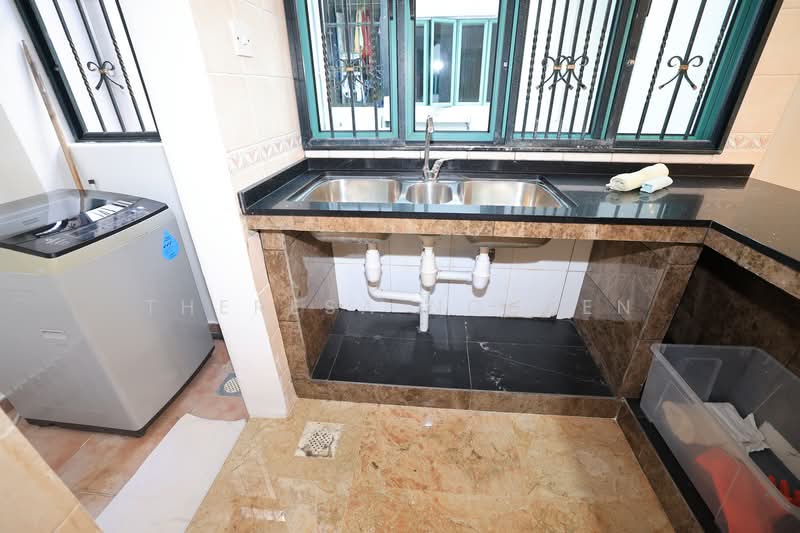 Balmy Court, 6 Lorong 27A Geylang, Studio, 775 sqft, Condominium For Rent, by Theresa Nguyen, 24858587 - kitchen and laundry room - PropertyGuru.com.sg