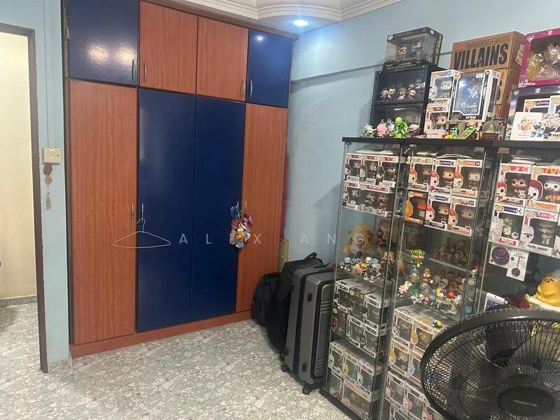 For Sale - 302 Hougang Avenue 5