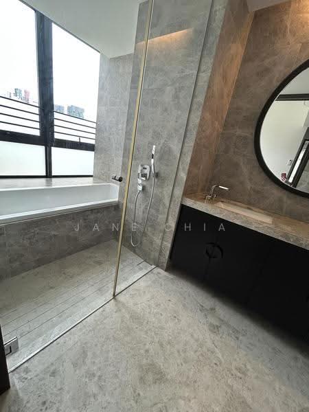 Centennia Suites, 100 Kim Seng Road, Orchard / River Valley, 3 Bedrooms, 1,755 sqft, Condominium For Rent, by Jane Chia, 24864941 - Bathroom - PropertyGuru.com.sg