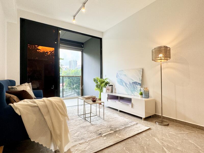 Kopar At Newton, 6 Makeway Avenue, 3 Bedrooms, 1,055 sqft, Condominium For Sale, by Jasmine Tan, 24866500 - Living & Balcony - PropertyGuru.com.sg