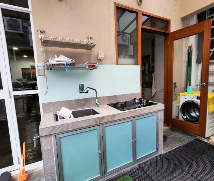 For Rent - Loyang Villas