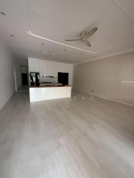 Toh Estate, Toh Drive, Changi Airport / Changi Village, 3 Bedrooms, 2,400 sqft, Terraced House For Rent, by Lina Tan, 24872268 - Kitchen - PropertyGuru.com.sg