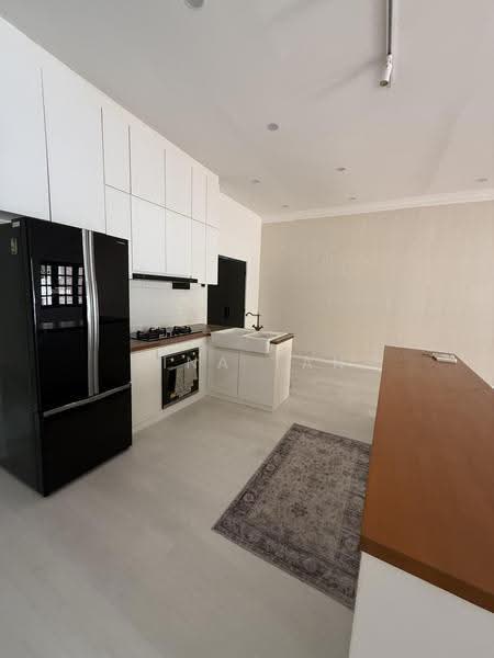 Toh Estate, Toh Drive, Changi Airport / Changi Village, 3 Bedrooms, 2,400 sqft, Terraced House For Rent, by Lina Tan, 24872268 - Kitchen - PropertyGuru.com.sg