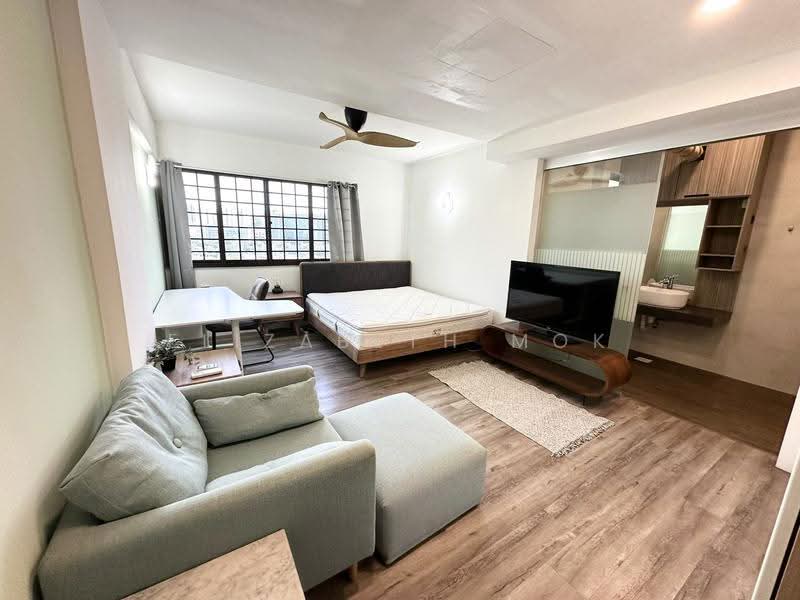 Queensway Tower, 1 Queensway, Alexandra / Commonwealth, Room Rental, 300 sqft, Apartment For Rent, by Elizabeth Mok, 24872416 - PropertyGuru.com.sg