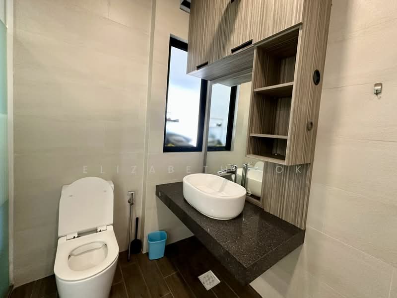 Queensway Tower, 1 Queensway, Alexandra / Commonwealth, Room Rental, 300 sqft, Apartment For Rent, by Elizabeth Mok, 24872416 - PropertyGuru.com.sg