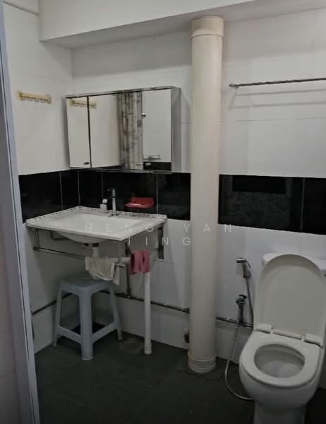 724 Clementi West Street 2, 724 Clementi West Street 2, Room Rental, 120 sqft, HDB Flat For Rent, by Heng Yan Ting, 24872712 - PropertyGuru.com.sg