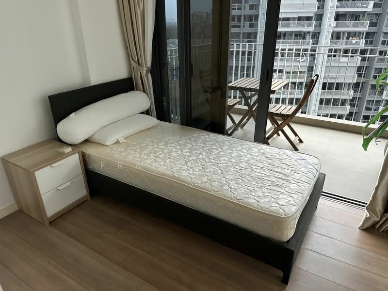 The Lakefront Residences, 42 Lakeside Drive, Room Rental, 120 sqft, Condominium For Rent, by Francis Lee, 24872722 - PropertyGuru.com.sg