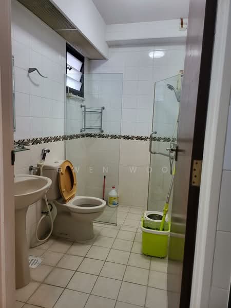 26D Jalan Membina, 26D Jalan Membina, 3 Bedrooms, 968 sqft, HDB Flat For Rent, by Gwen Woo, 24877662 - Common Toilet - PropertyGuru.com.sg