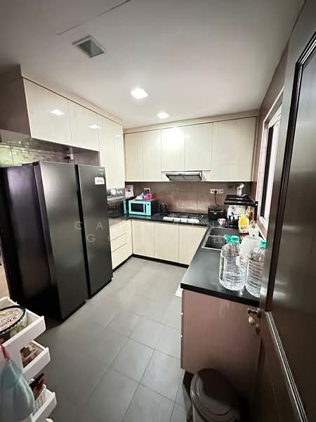Mera Terrace, Seagull Walk, 4 Bedrooms, 3,200 sqft, Corner Terrace For Rent, by Catherine Goh, 24878556 - PropertyGuru.com.sg