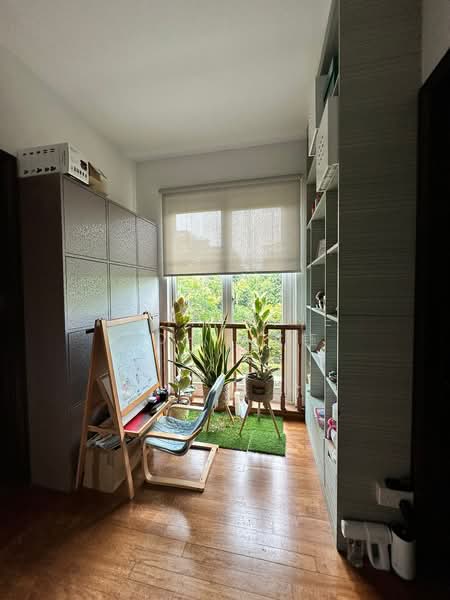 Mera Terrace, Seagull Walk, 4 Bedrooms, 3,200 sqft, Corner Terrace For Rent, by Catherine Goh, 24878556 - PropertyGuru.com.sg
