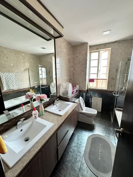 Mera Terrace, Seagull Walk, 4 Bedrooms, 3,200 sqft, Corner Terrace For Rent, by Catherine Goh, 24878556 - PropertyGuru.com.sg