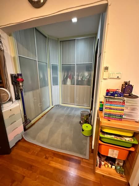 Mera Terrace, Seagull Walk, 4 Bedrooms, 3,200 sqft, Corner Terrace For Rent, by Catherine Goh, 24878556 - PropertyGuru.com.sg