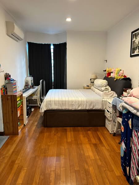 Mera Terrace, Seagull Walk, 4 Bedrooms, 3,200 sqft, Corner Terrace For Rent, by Catherine Goh, 24878556 - PropertyGuru.com.sg