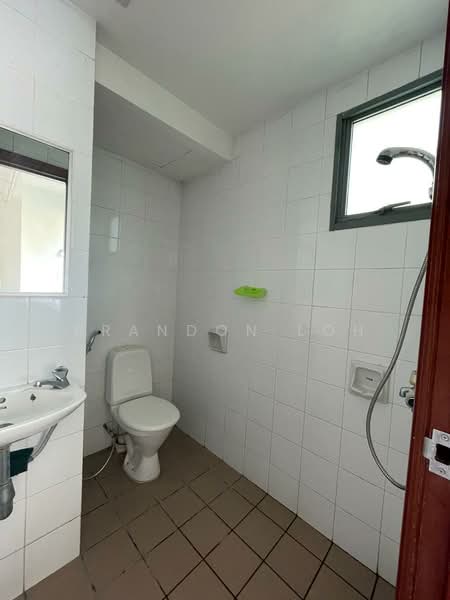 Aspen Heights, 263 River Valley Road, 4 Bedrooms, 1,583 sqft, Condominium For Rent, by Brandon Loh, 24884408 - Common Washroom 2 - PropertyGuru.com.sg