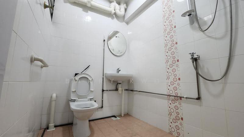 112 Bukit Purmei Road, 112 Bukit Purmei Road, Harbourfront / Telok Blangah, Room Rental, 191 sqft, HDB Flat For Rent, by Barry Kwok, 24886793 - Attached bathroom - PropertyGuru.com.sg