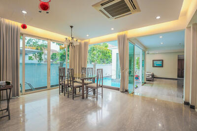 For Sale - Semi D for Sale Along Upper Thomson Road