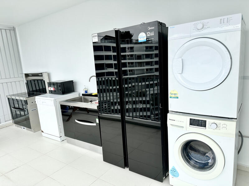 The Interlace, 216 Depot Road, Room Rental, 200 sqft, Condominium For Rent, by Richard Li, 24888962 - Shared kitchen & laundry - PropertyGuru.com.sg