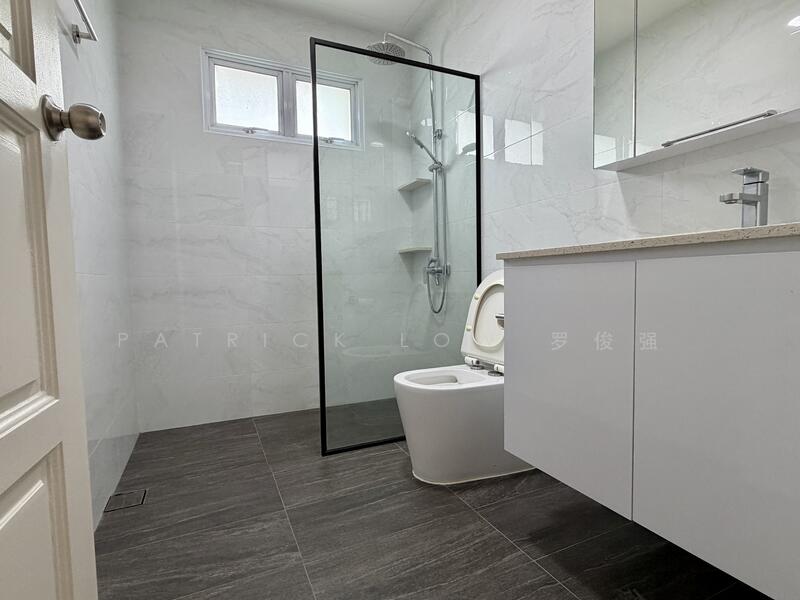 For Rent - Euro-Asia Court