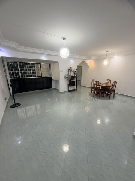261B Sengkang East Way, 261B Sengkang East Way, Hougang / Punggol / Sengkang, 3 Bedrooms, 1,075 sqft, HDB Flat For Rent, by Veron Heng, 24895841 - Living Room - PropertyGuru.com.sg