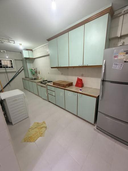 261B Sengkang East Way, 261B Sengkang East Way, Hougang / Punggol / Sengkang, 3 Bedrooms, 1,075 sqft, HDB Flat For Rent, by Veron Heng, 24895841 - Kitchen - PropertyGuru.com.sg