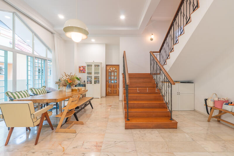 Semi-detached House in Meyer Estate, 2A Walton Road, 5 Bedrooms, 6,000 sqft, Detached House For Rent, by Bevelry Liew, 24898650 - Dining room - PropertyGuru.com.sg