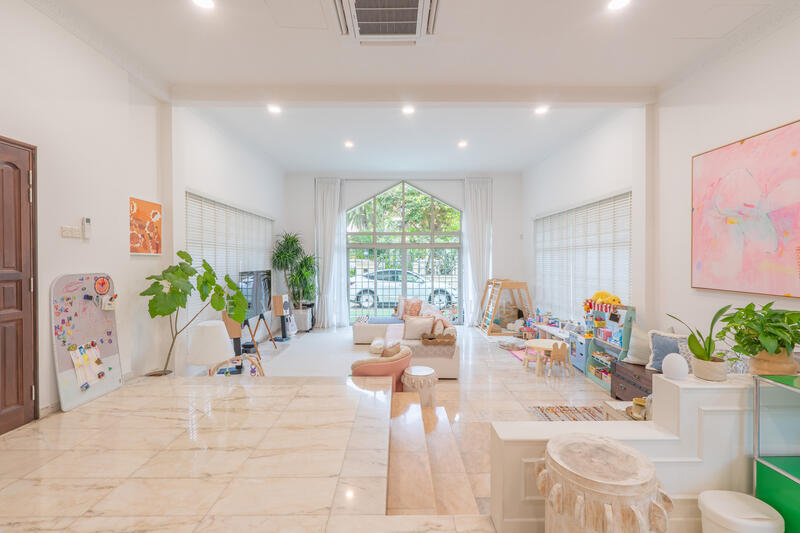 Semi-detached House in Meyer Estate, 2A Walton Road, 5 Bedrooms, 6,000 sqft, Detached House For Rent, by Bevelry Liew, 24898650 - Living room - PropertyGuru.com.sg