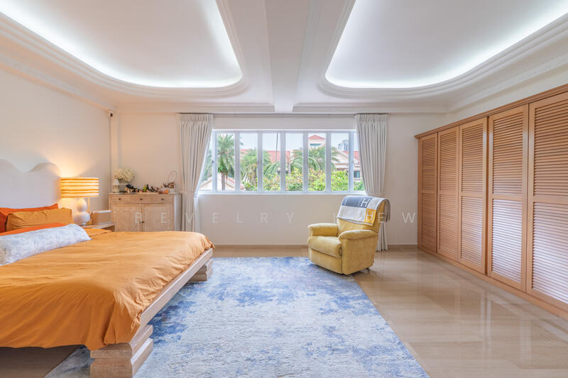 Semi-detached House in Meyer Estate, 2A Walton Road, 5 Bedrooms, 6,000 sqft, Detached House For Rent, by Bevelry Liew, 24898650 - Master bedroom with ensuite bathroom - PropertyGuru.com.sg