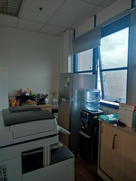 Ubi Techpark, 10 Ubi Crescent, 2,250 sqft, Light Industrial (B1) For Rent, by Joanna Lim, 24899694 - Dry Pantry - CommercialGuru.com.sg