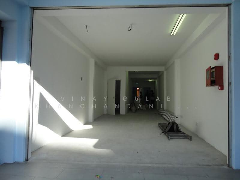 258 serangoon road, Serangoon road, Farrer Park / Serangoon Rd, 1,500 sqft, Shop / Shophouse For Rent, by Vinay Gulab Khanchandani ( Vincent ), 24900324 - Entrance - CommercialGuru.com.sg