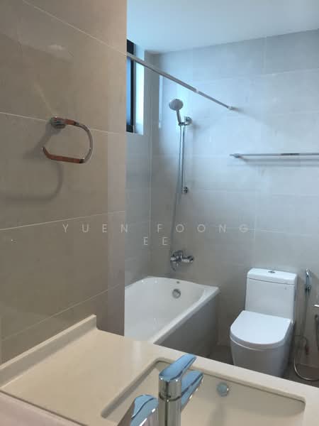 Leonie Gardens, 25 Leonie Hill, 3 Bedrooms, 1,733 sqft, Condominium For Rent, by Yuen Foong Ee, 24901000 - Master Bathroom - PropertyGuru.com.sg